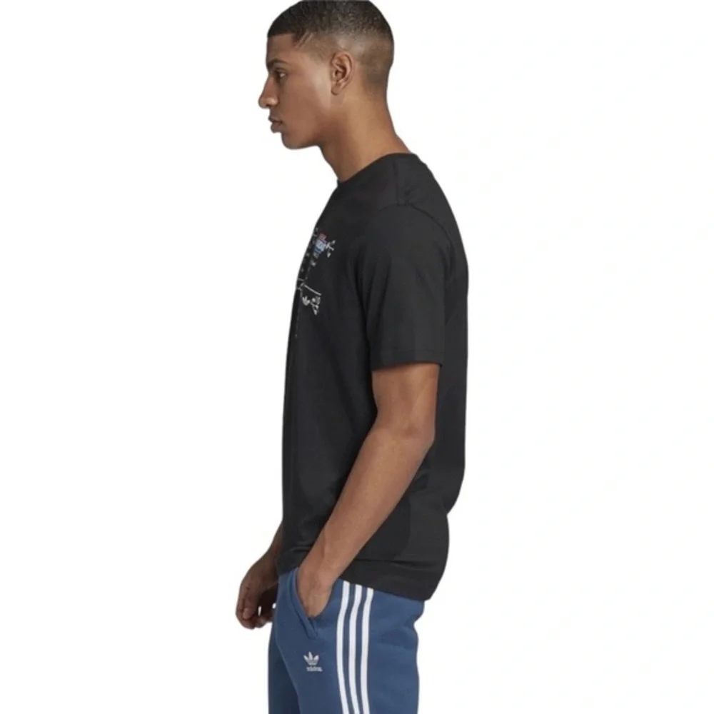 ADIDAS Originals Tech T-Shirt NWT Medium‎